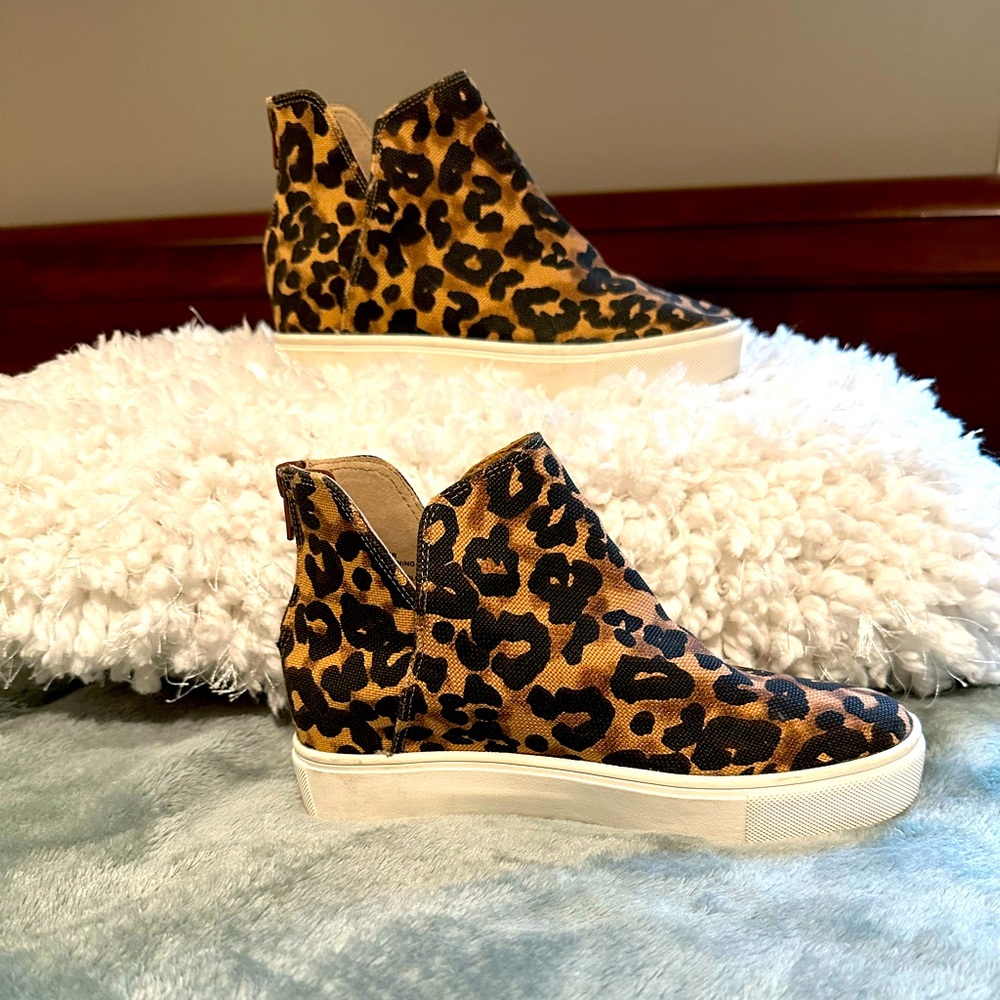 Steve Madden Claud Booties/Sneakers